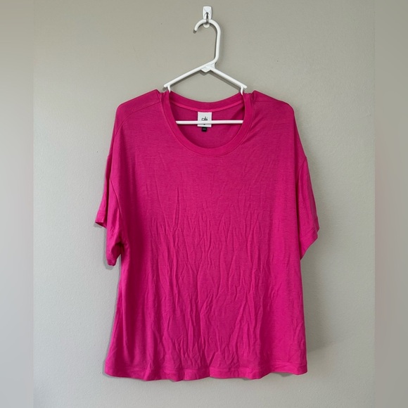 Cabi pink basic T-shirt in size medium - Picture 2 of 5